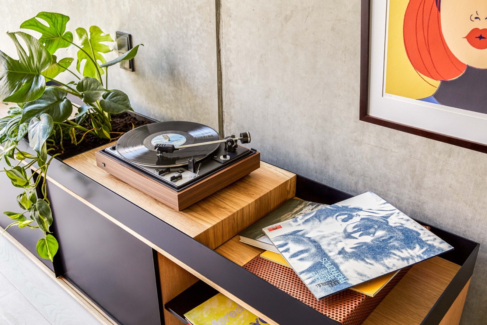 sideboard-close